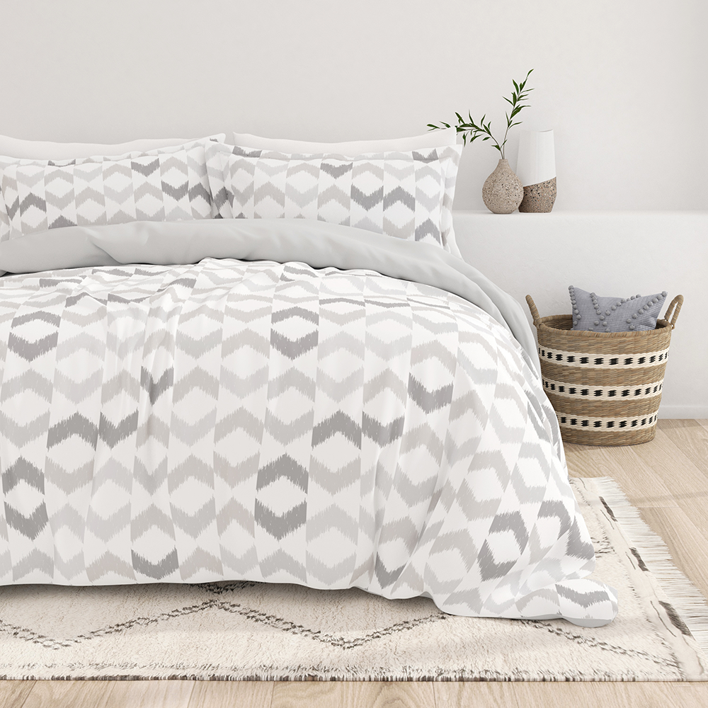 Chevron Sleep Pattern 3-Piece Reversible Duvet Cover Set