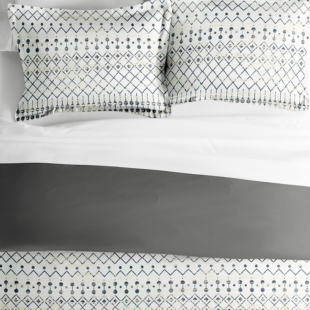 Etched Gate Pattern 3-Piece Reversible Duvet Cover Set