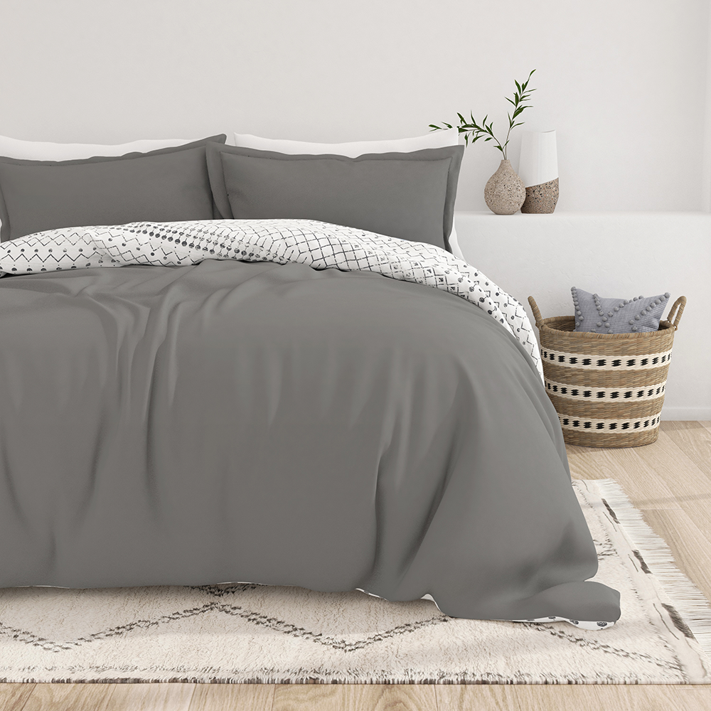 Etched Gate Pattern 3-Piece Reversible Duvet Cover Set