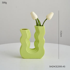 Usola - Wavy Vase