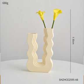 Usola - Wavy Vase