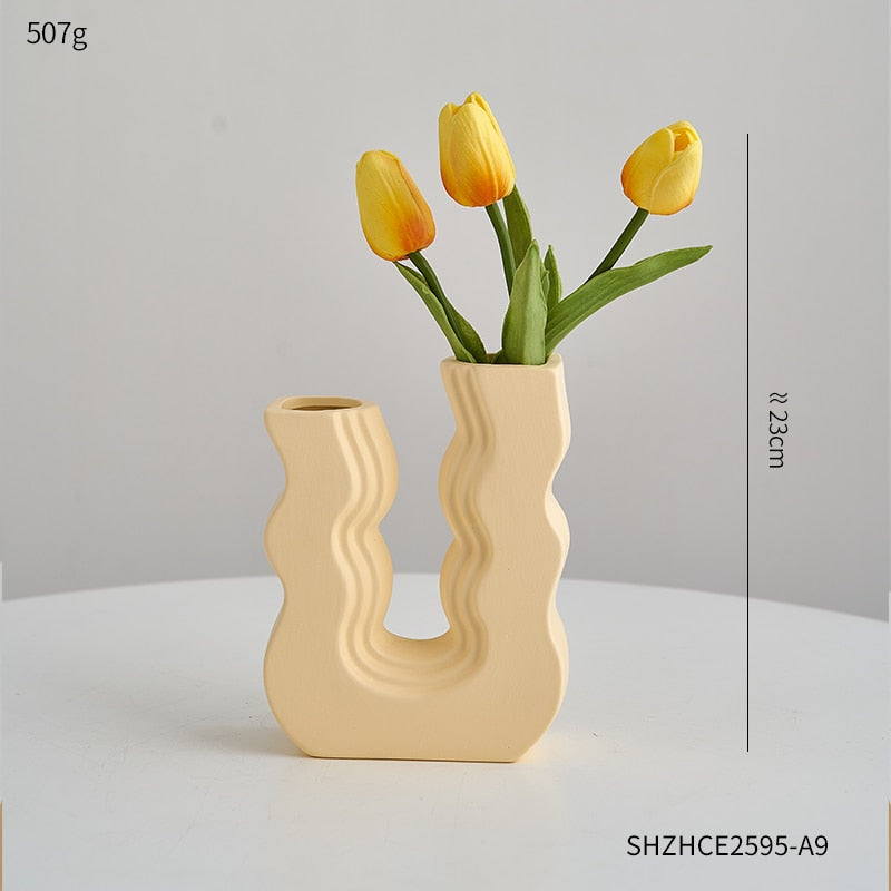 Usola - Wavy Vase